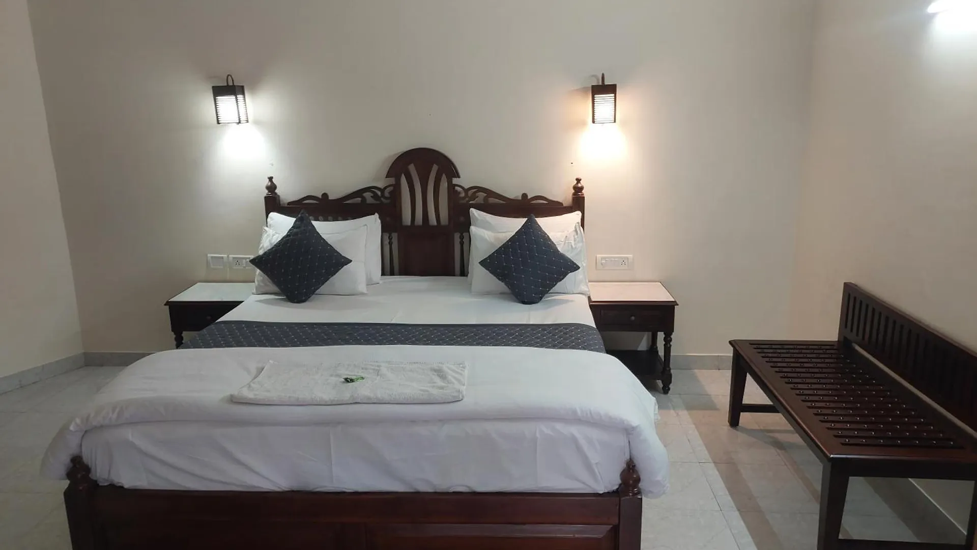 Hotel Tourist Rest House Agra 2*, Agra (Uttar Pradesh)