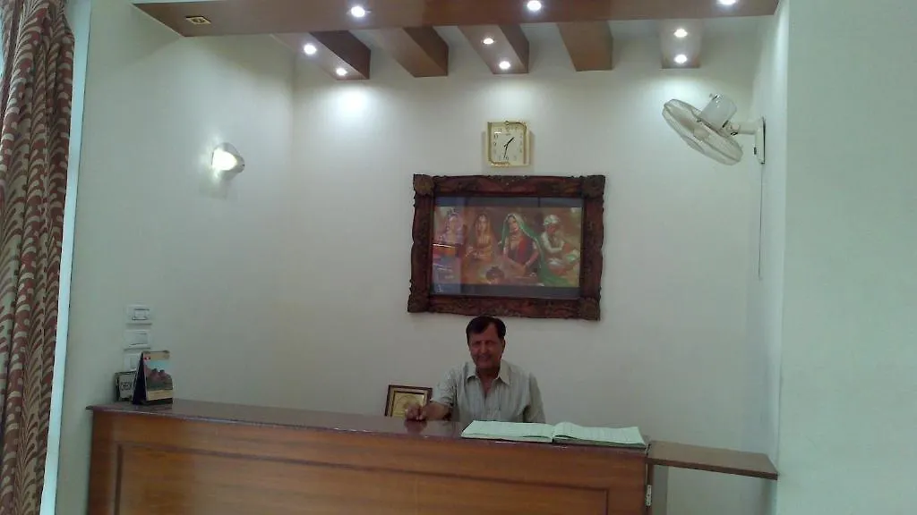 Hotel Tourist Rest House Agra 2*,
