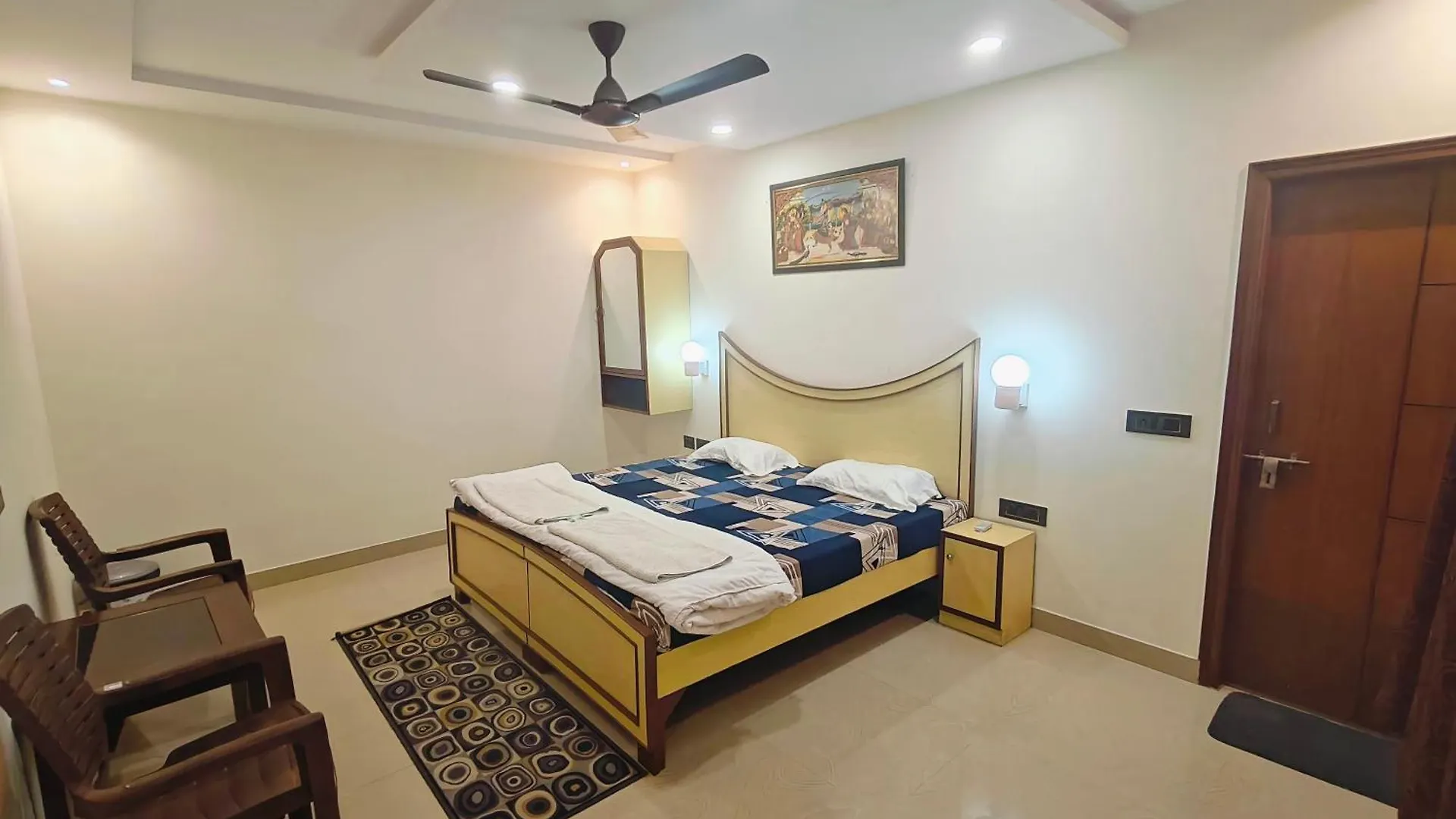 **  Hotel Tourist Rest House Agra India