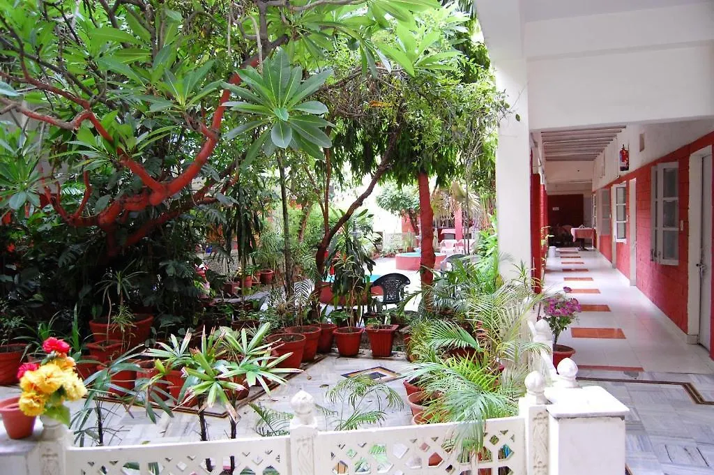 **  Hotel Tourist Rest House Agra Índia