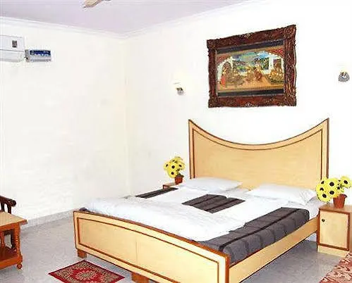 **  Hotel Tourist Rest House Agra Índia